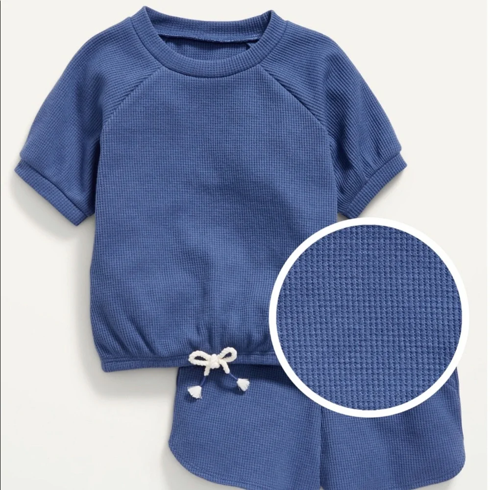 Toddler girl’s smoky blue thermal cinched hem-top and shorts set